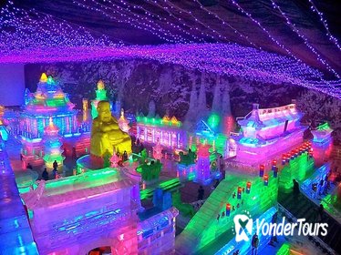 Private Evening Tour to Longqingxia Gorge Ice Lantern Festival with Dinner