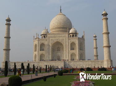 Private Full-Day Agra City Tour With Taj Mahal and Agra Fort