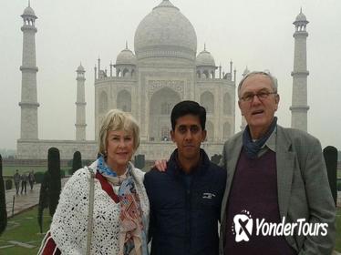Private Full-Day Agra Tour With Taj Mahal and Agra Fort Round-Trip From Delhi