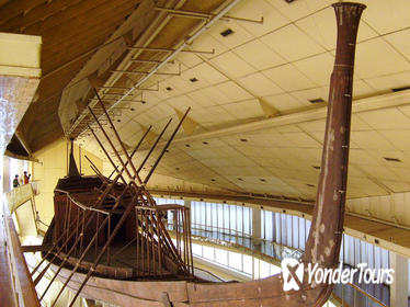 Private Full-Day Cairo Tour Including Giza, Solar Boat Museum, Felucca, and Nile Dinner Cruise