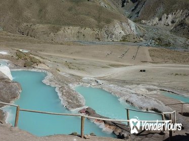 Private Full-Day Maipo Canyon: El Yeso Lagoon and Hot Springs