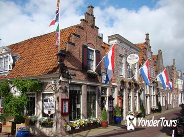 Private Full-Day Northern Holland Tour by Public Transport from Amsterdam