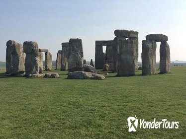 Private Full-Day Tour of Bath and Stonehenge from London