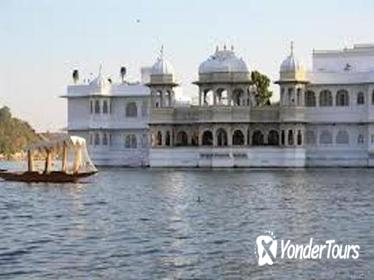 Private Full-Day Udaipur City Sightseeing Tour