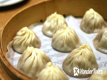 Private Full-Day Walking and Food Tour of Taipei's Yongkang District With Michelin Star Lunch