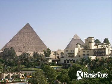 Private Guided Day Tour to Giza Pyramids and Saqqara from the Mena House Hotel in Giza