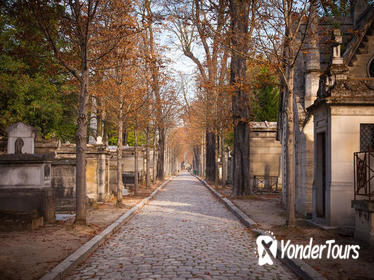 Private Guided Walking Tour: Pere Lachaise Cemetery