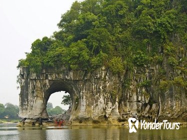 Private Guilin Day Tour: Reed Flute Cave, Seven Star Park, Fubo Hill, and Elephant Trunk Hill