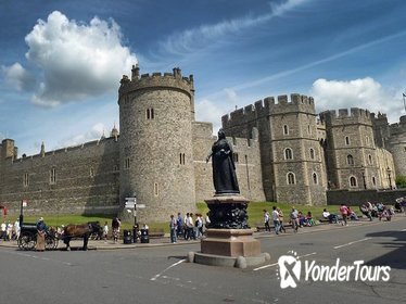 Private Half-Day Windsor Castle, Park and Old Town Tour from London