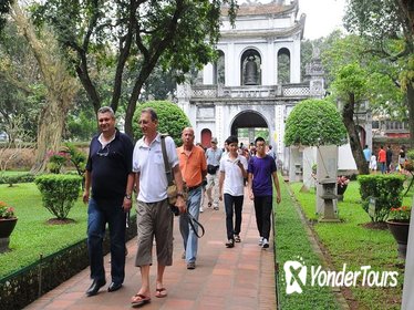 Private Hanoi city tour and water puppet show