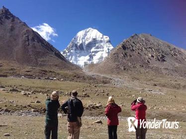 Private Kailash Everest Base Camp Tour by Local
