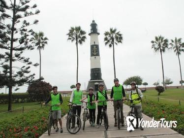 Private Lima Highlights Bike Tour with Miraflores