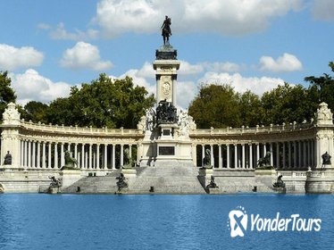 Private Madrid Walking Tour: Famous Retiro Park