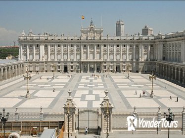 Private Madrid Walking Tour: Famous Royal Palace