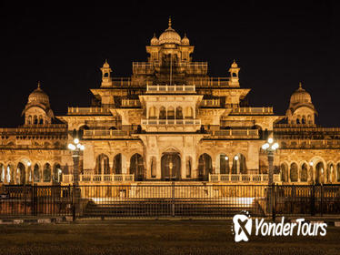 Private Night Tour of Iconic Jaipur and Dinner with a Noble Rajput Family