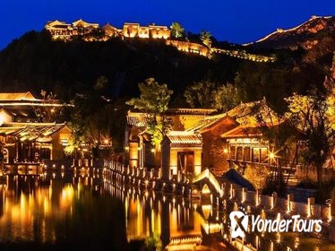 Private Night Tour to Gubei Water Town and Simatai Great Wall with Cable Car