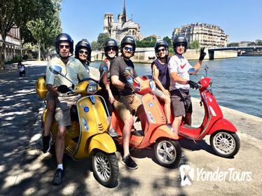 Private Paris Full-Day Vespa Guided Tour with Gourmet Break