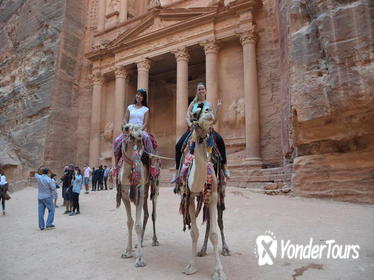 Private Petra Round-Trip Transfers from Amman with Optional Local Guide and Entry Fees