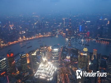 Private Shanghai at Night Walking Tour with Shanghai Tower
