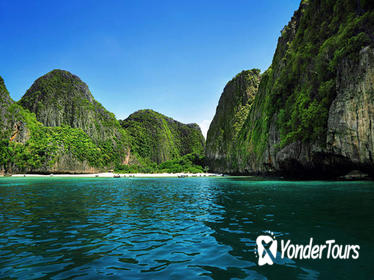 Private Small-Group Tour to Phi Phi Islands by Speedboat from Phuket