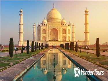 Private Taj Mahal and Agra Full-Day Tour From Jaipur