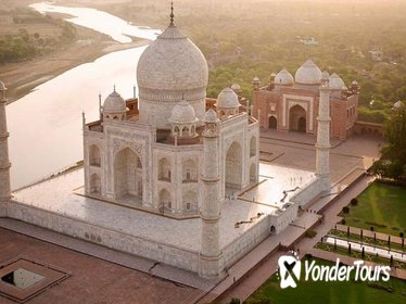 Private Tour : Same Day Taj Mahal Tour From Delhi with Agra Fort & Mehtab Bagh