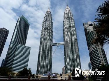 Private Tour of Kuala Lumpur City and the Batu Caves with Lunch