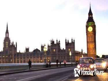 Private Tour of London's Landmarks in a Classic Car