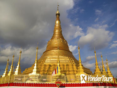 Private Tour: A Glimpse of Myanmar and the Golden Triangle Trip from Chiang Rai