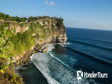 Private Tour: Beaches of Bali and Sunset at Uluwatu Temple with Kecak Dance Show