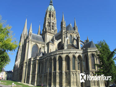 Private Tour: Caen Sightseeing and Bayeux Day Trip from Caen