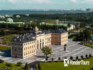 Private Tour: Constantine Palace - Official Residence of the Russian President - and Traditional Russian 3-course Lunch with Russian Vodka