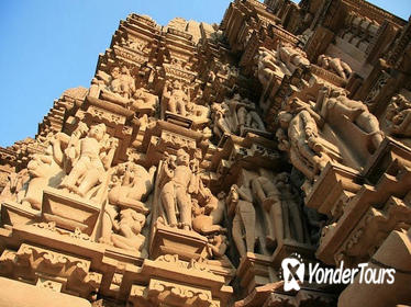 Private Tour: Full-Day City Tour with Yoga and Kandariya Dance Show from Khajuraho