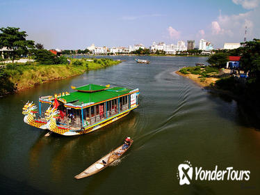 Private Tour: Full-Day Hue City Tour Including Boat Trip on the Perfume River