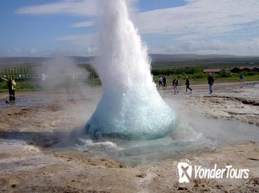 Private Tour: Golden Circle Tour by Luxury SUV from Reykjavik