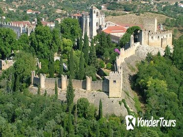 Private Tour: Grutas da Moeda Caves with UNESCO Monasteries