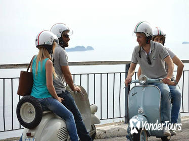 Private Tour: Naples Sightseeing by Vespa