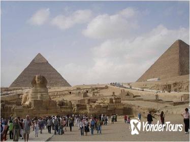 Private Tour: Pyramids of Giza Memphis and Sakkara with Lunch