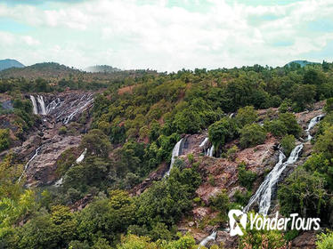 Private Tour: Shivanasamudra Waterfalls and Ancient Somnathpur Full-Day Tour from Bangalore including Breakfast and Lunch