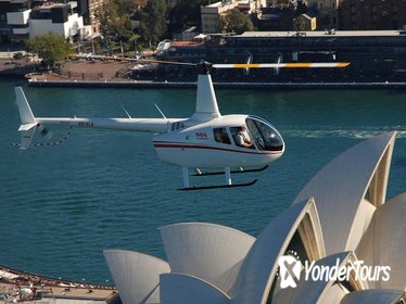 Private Tour: Sydney Helicopter Flight and Sydney Harbour Lunch