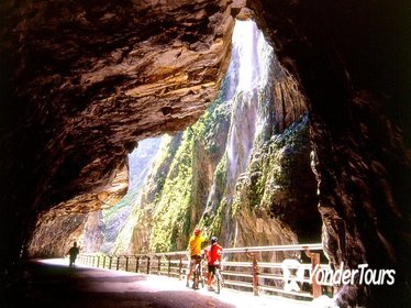 Private Tour: Taroko Gorge Day Trip from Taipei