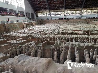 Private Tour: Xi'an Bike Adventure with Tibetan Temple and Terracotta Warriors