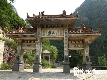 Private Tour: Xi'an Huashan Mountain Exploration Day Tour