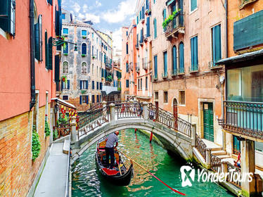 Private Venice Gondola Ride and Walking Tour