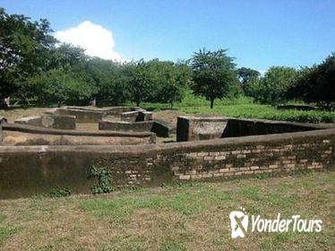 Private Walking Tour of Leon Viejo Ruins