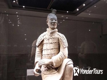 Private Xi'an Exploration Tour: Comparison of Warriors in Qin and Han Dynasty