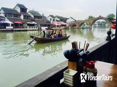 Private Zhujiajiao Authentic Gourmet Tour from Shanghai with Massage Options