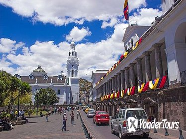 Quito Old Town Tour with Gondola Ride and Visit to the Equator