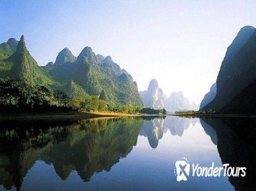 Rejuvenating Guilin Day Tour: Li River Cruise and Reed Flute Cave including Foot Massage