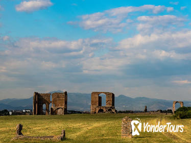 Rome Special Combo: Appian Bike Tour plus Colosseum Official Guided Tour